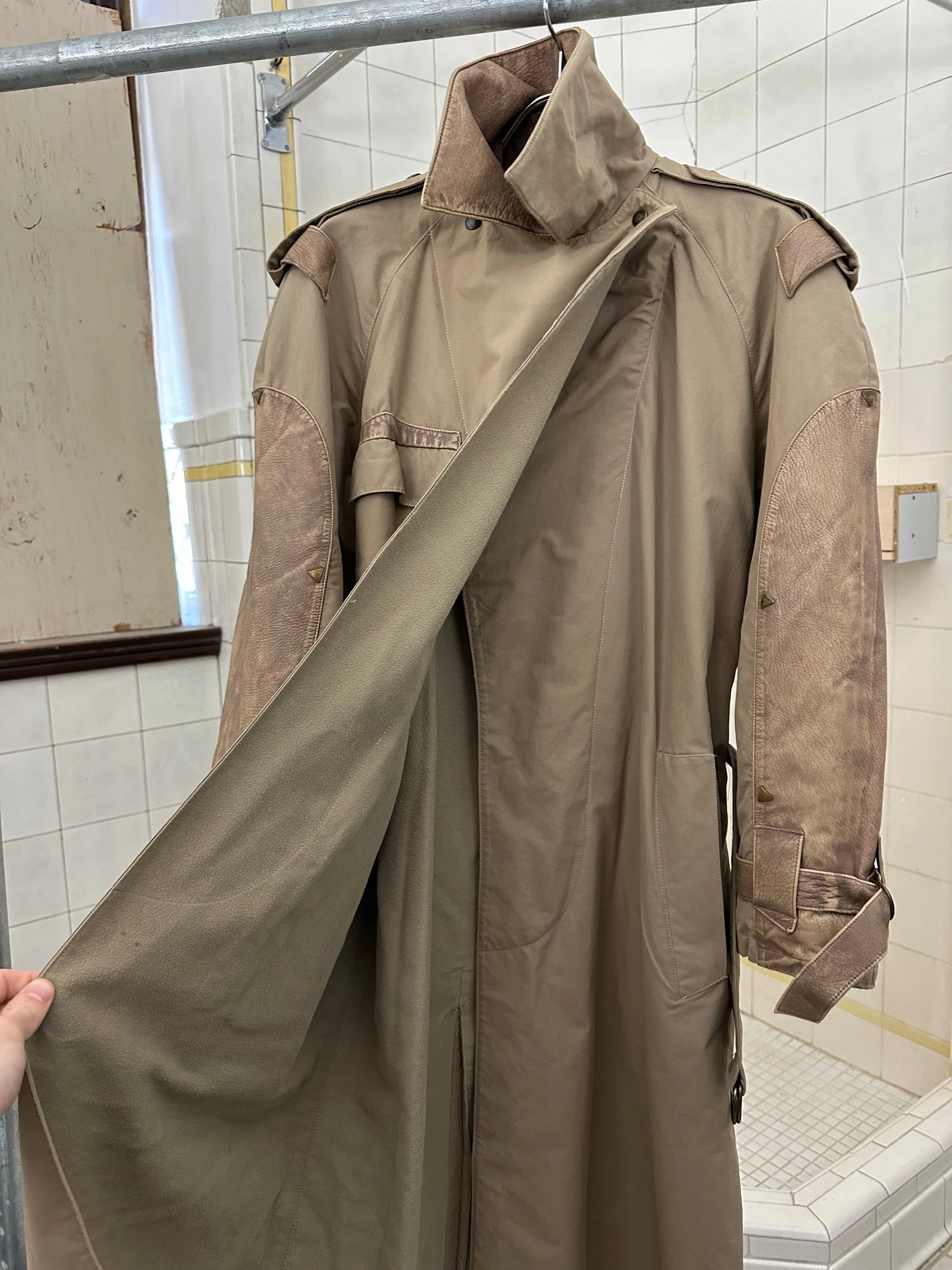 1980s Claude Montana Khaki Trench Coat with Leather Detailing - Size S