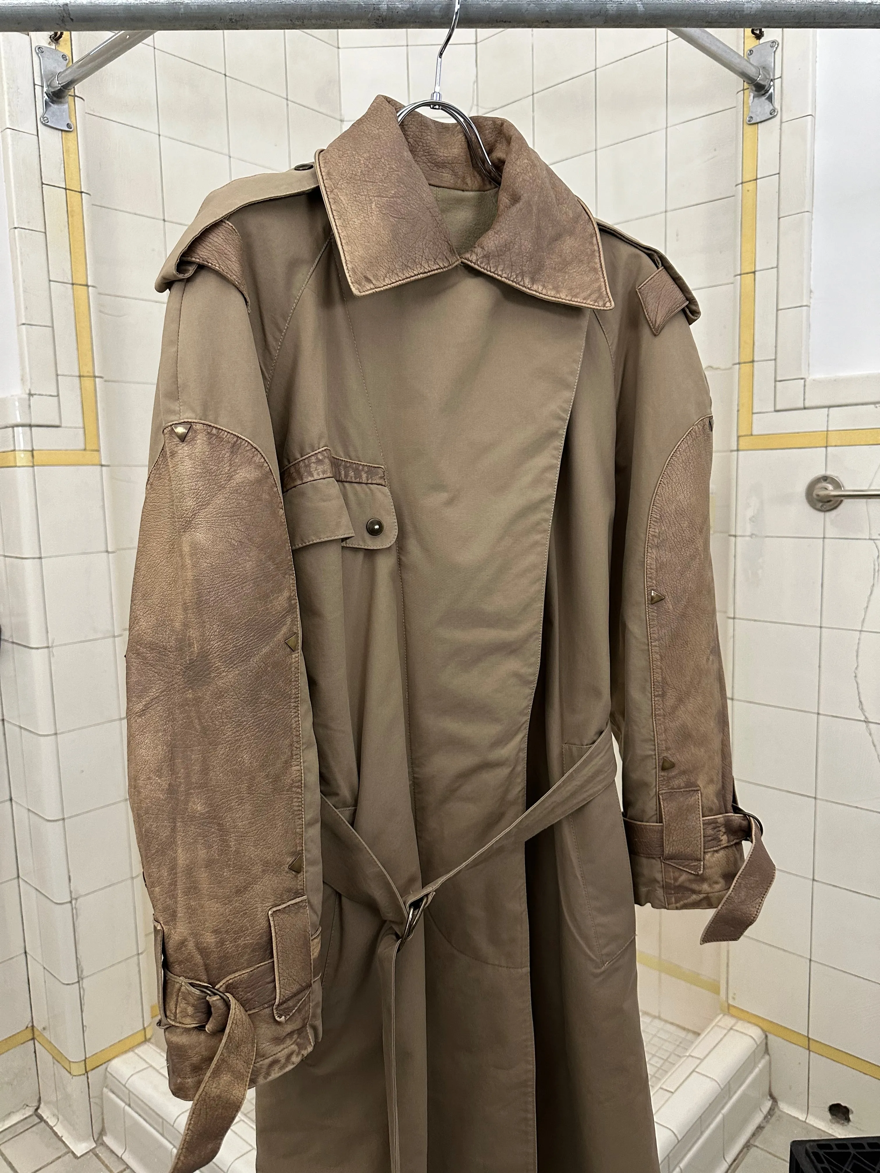 1980s Claude Montana Khaki Trench Coat with Leather Detailing - Size S