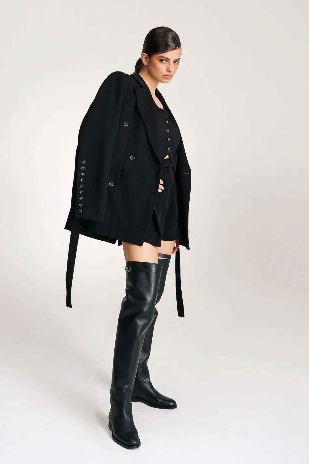 ‘Cecilia‘ Pleated Black Shorts