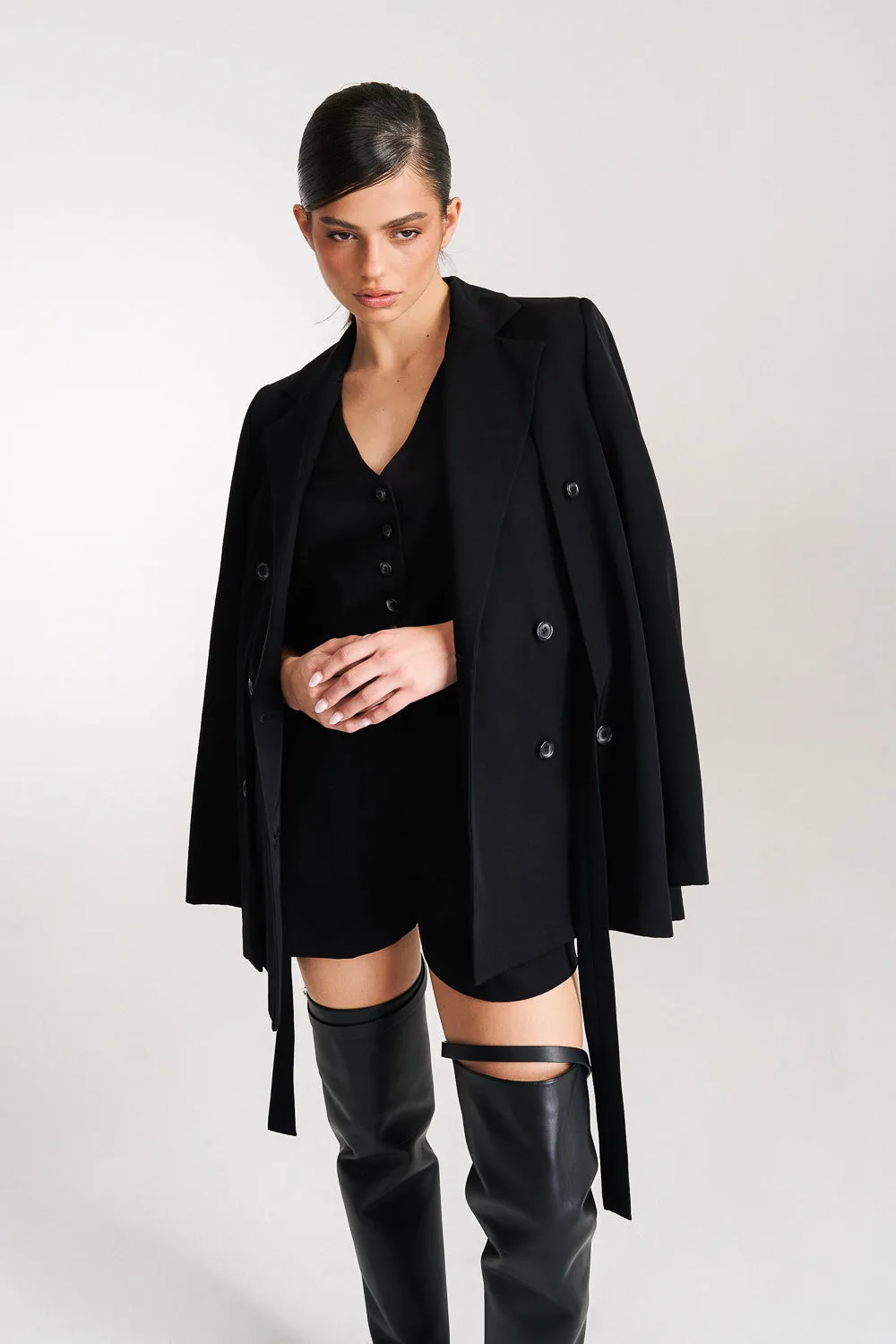 ‘Cecilia‘ Pleated Black Shorts