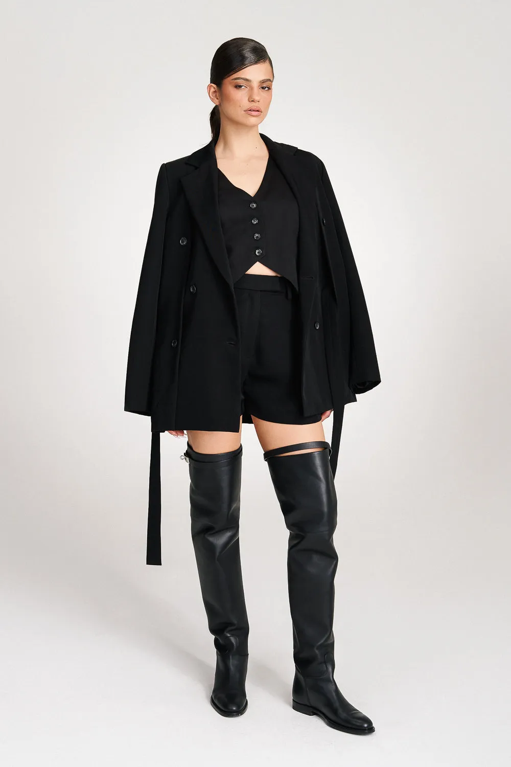 ‘Cecilia‘ Pleated Black Shorts