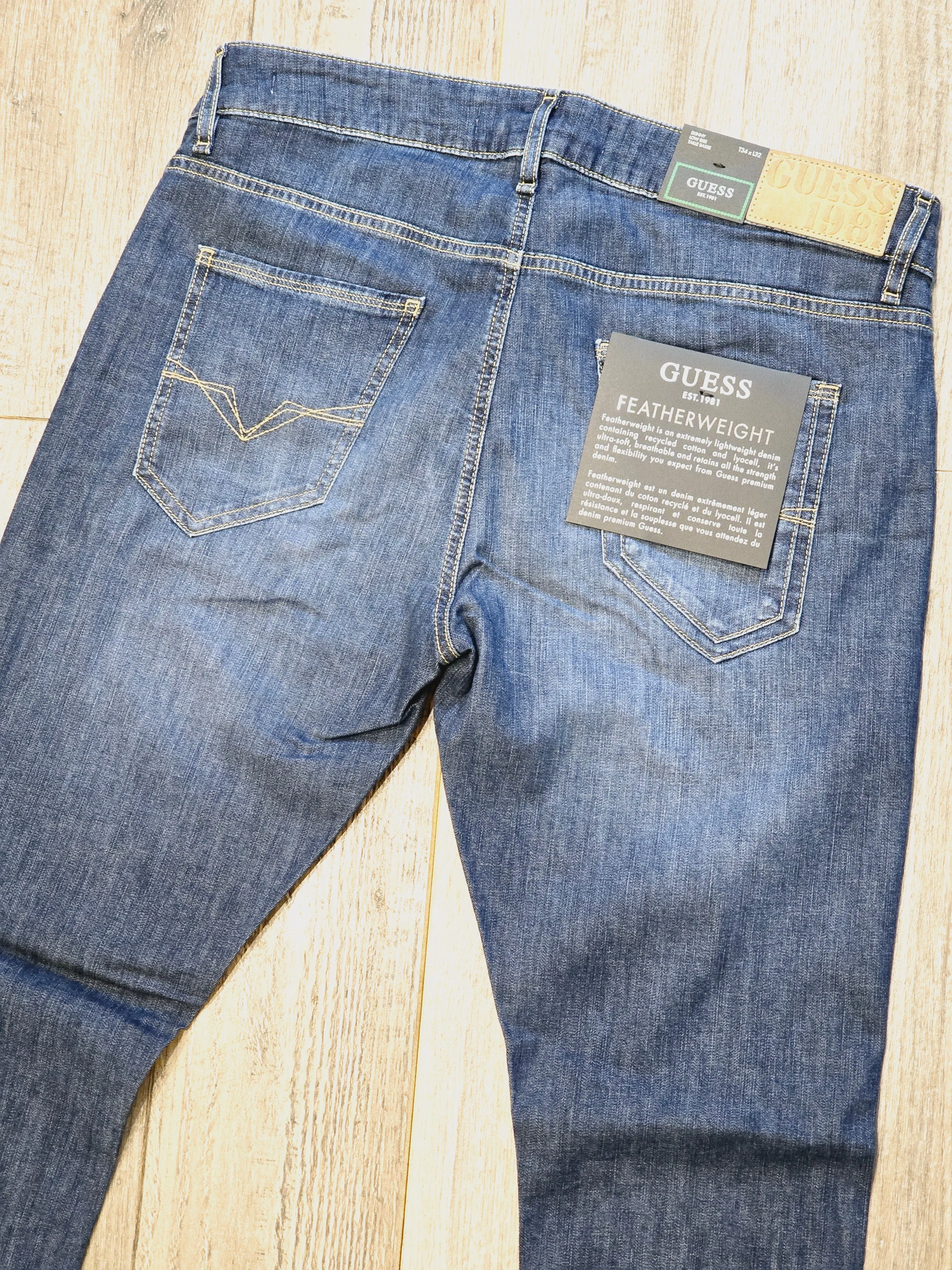 Guess Featherweight Slim Fit Summer Denim