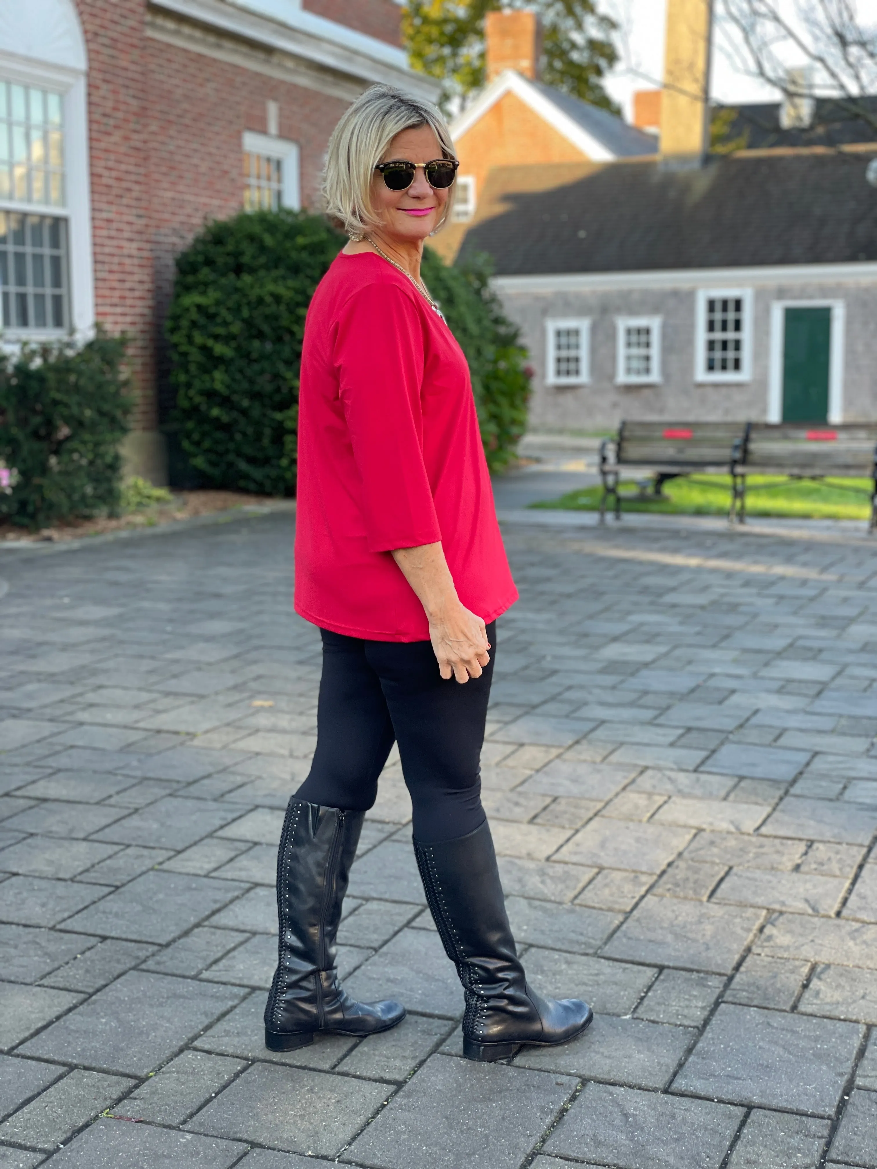 LULU-B RED TAILORED V SLEEVE